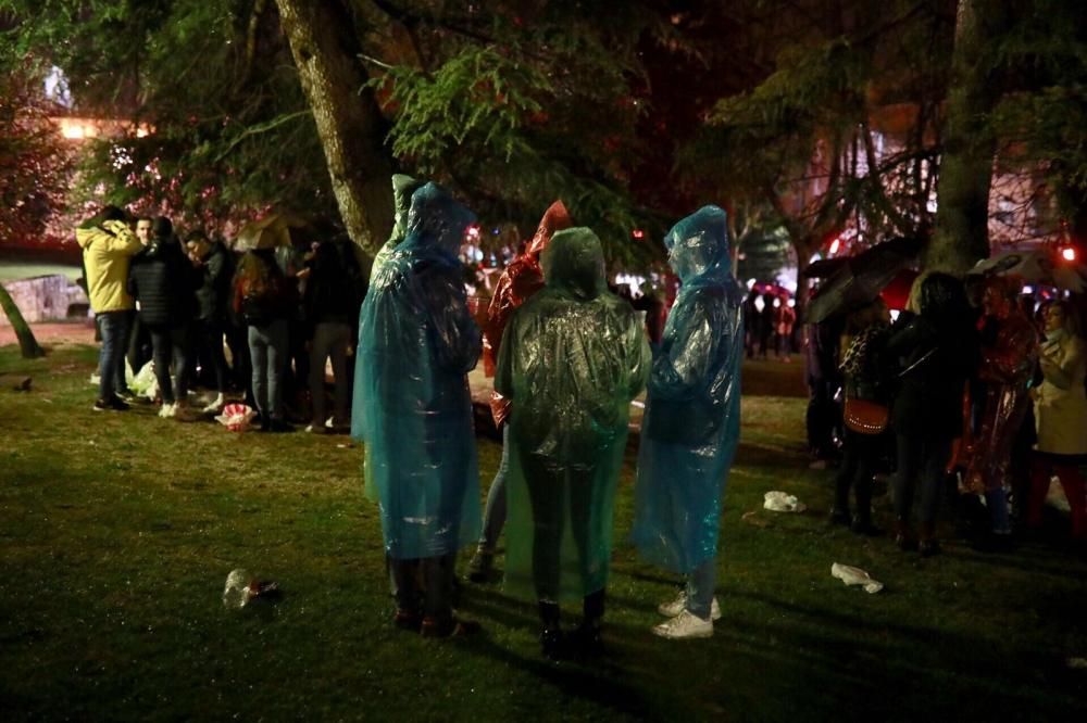 Botellón de Jueves Santo pasado por agua