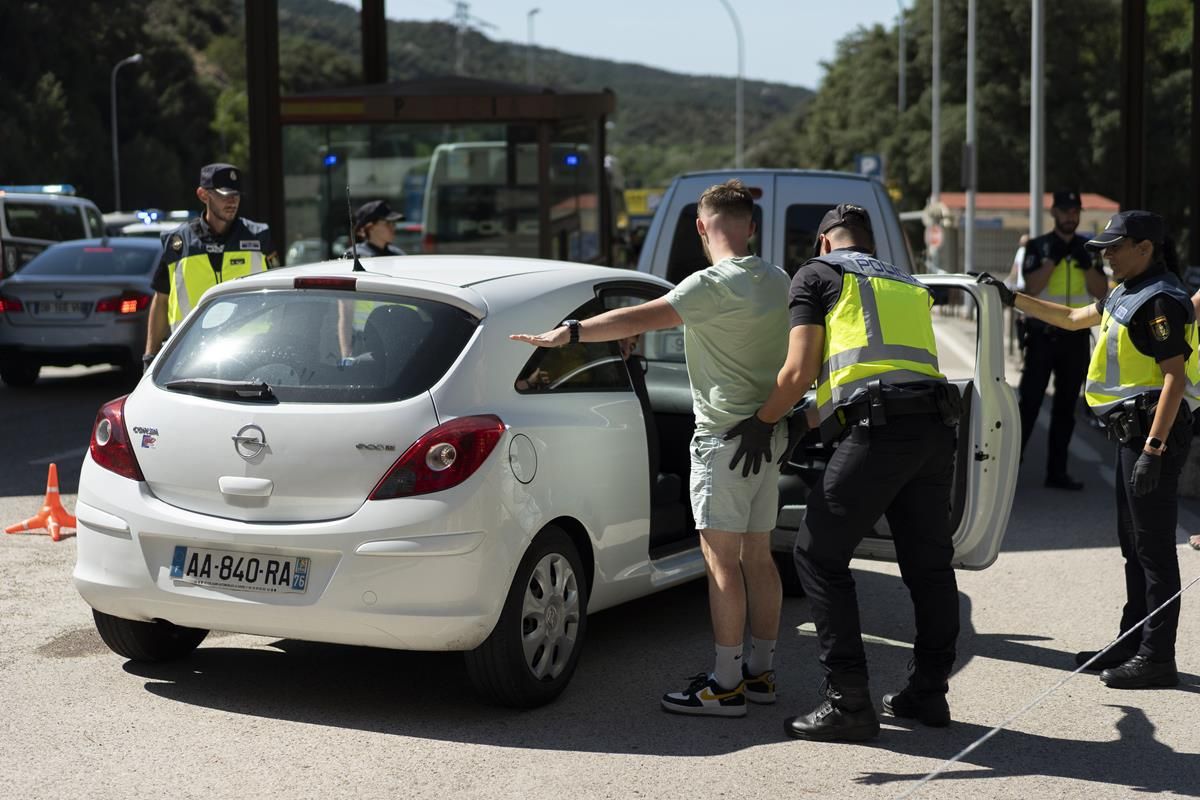 La policia reforça la frontera gironina amb França arran de la cimera de l'OTAN