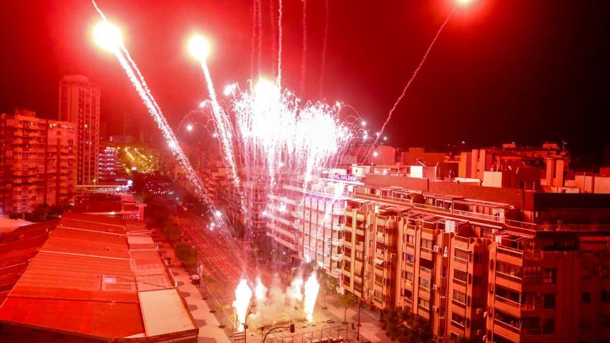 Mascletà nocturna en Benidorm