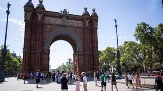 Barcelona blindará el Arc de Triomf con una barrera de bolardos para impedir un atentado como el del 17A
