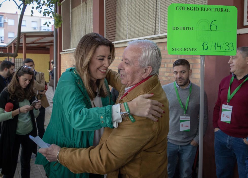 SUSANA DÍAZ VOTA EN COLEGIO ELECTORAL EN TRIANA