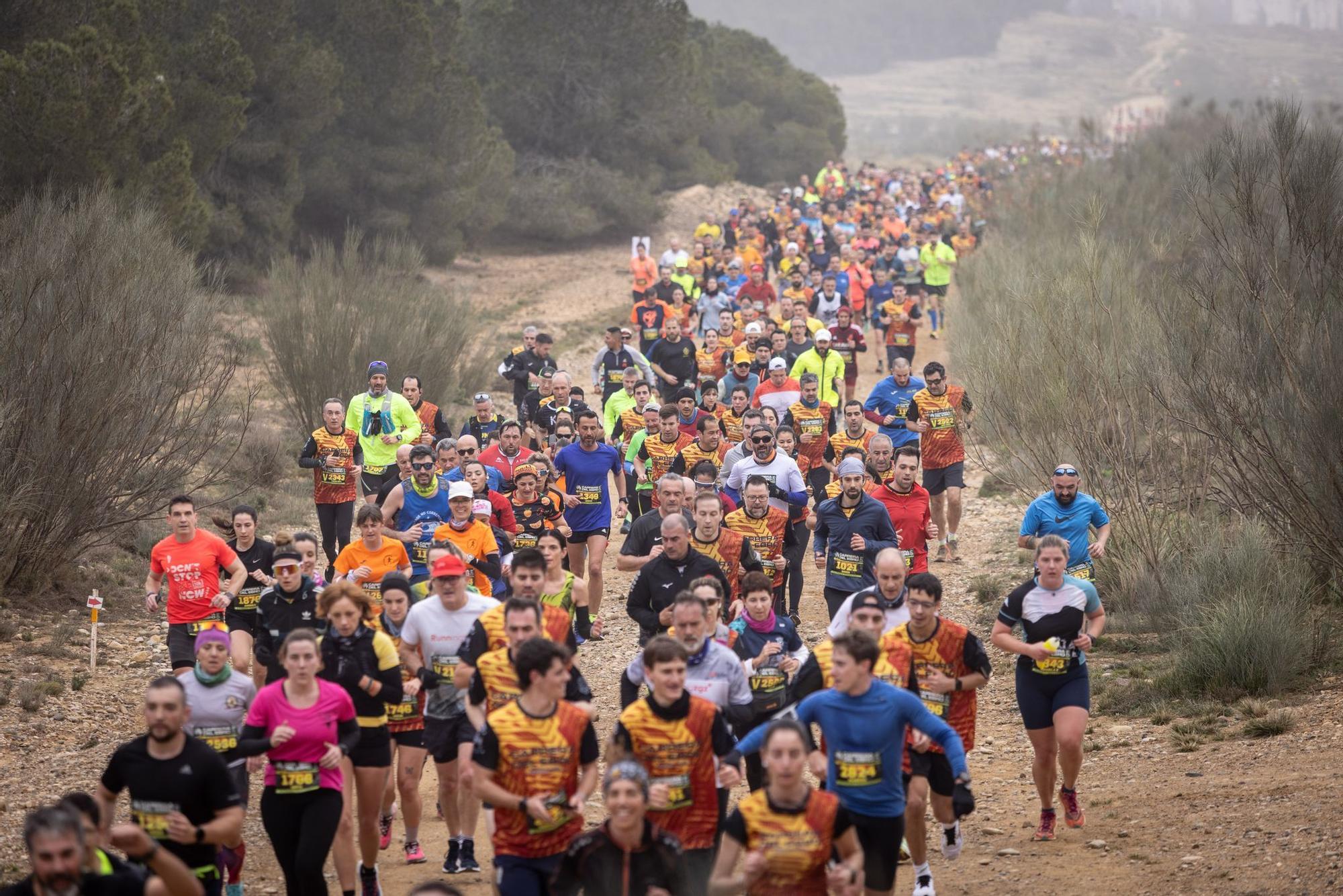 En imágenes | Más de 3.700 participantes se dan cita en la Carrera del Ebro de Zaragoza