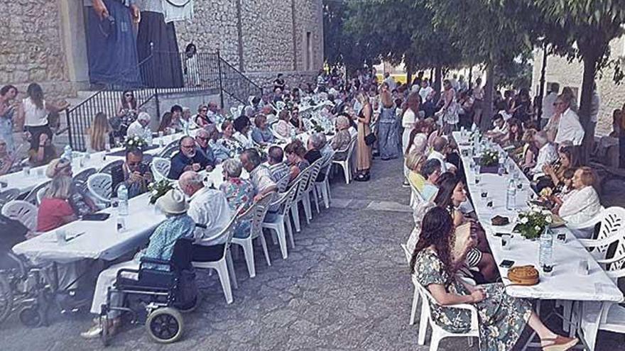 Homenaje a los mayores en Mancor