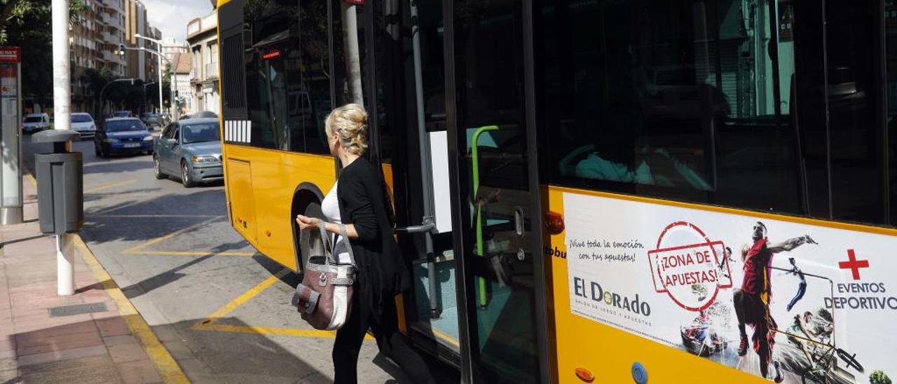 La ampliación del bus al Mercat Central hace resurgir la línea 150 con 31.114 viajeros más