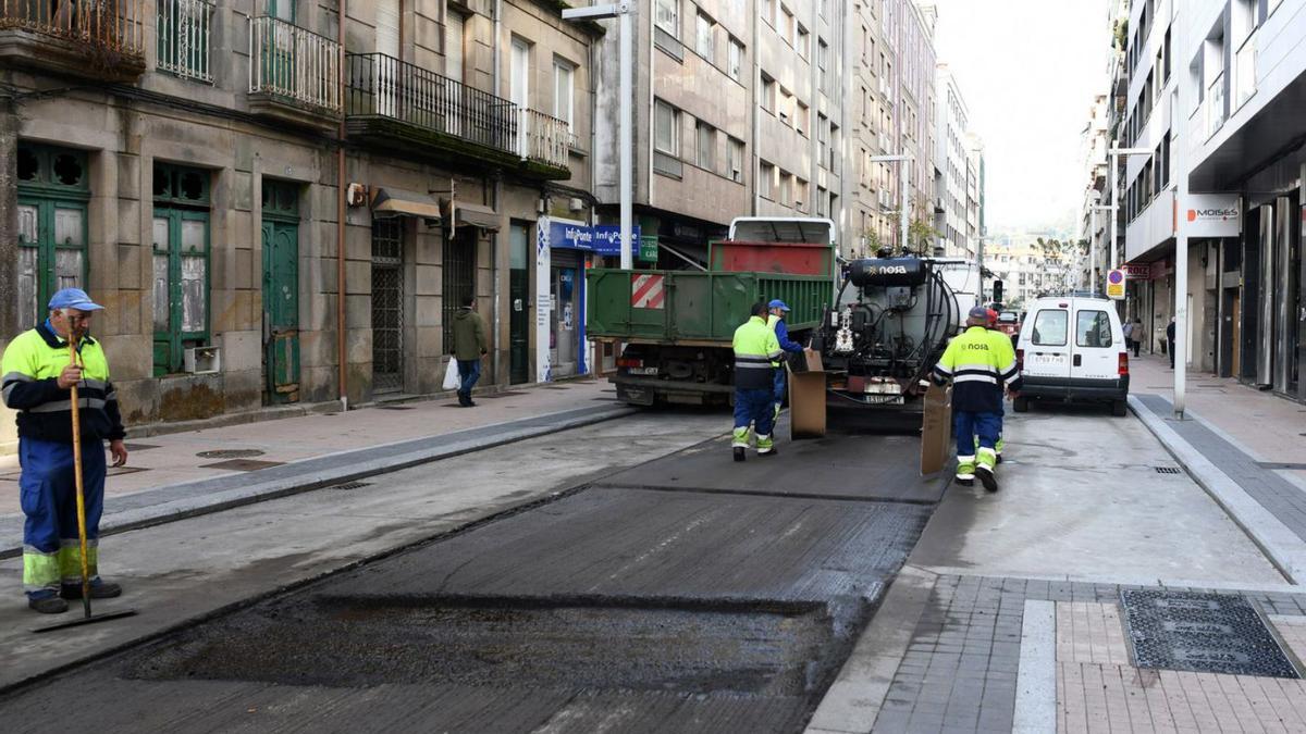 El corte matinal por obras en Echegaray complica el tráfico | G. SANTOS