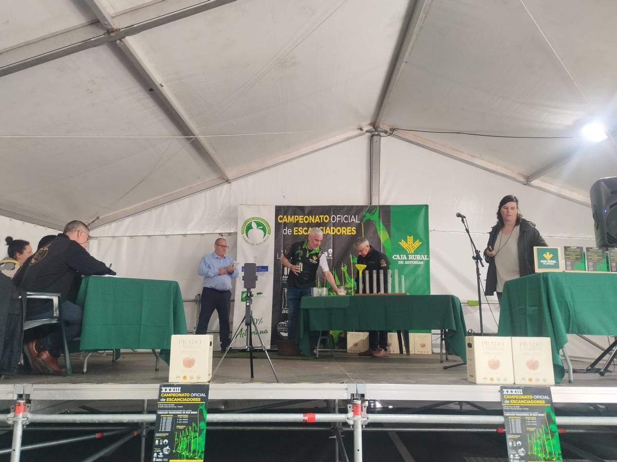 El Concurso de Escanciadores de Llanera, en imágenes El Concurso de Escanciadores de Llanera, en imágenes
