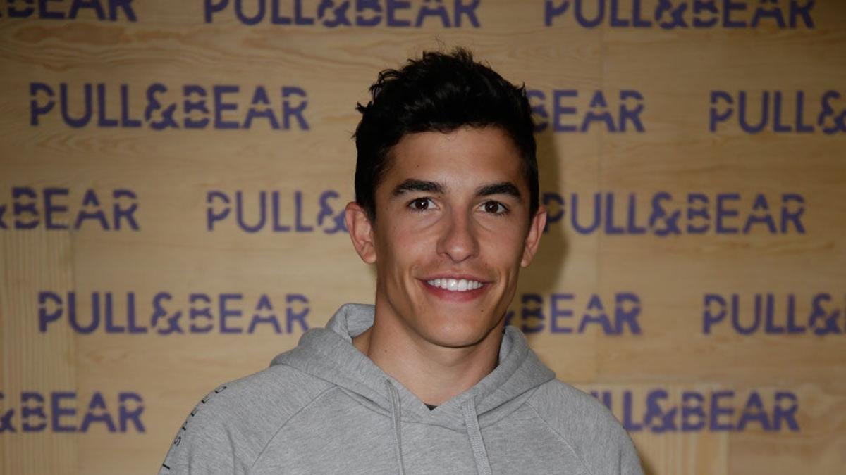 Marc Márquez presenta los nuevos modelitos de Pull&amp;Bear