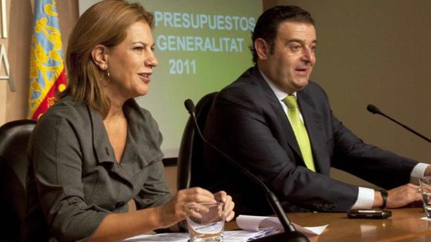 La portavoz del Consell, Paula Sánchez de León, con el titular de Economía, Gerardo Camps, en la presentación de los presupuestos.