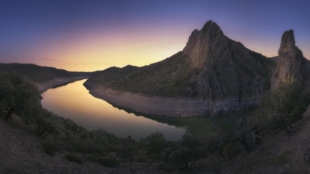 Lugares mágicos donde ver un atardecer en Cáceres y Badajoz