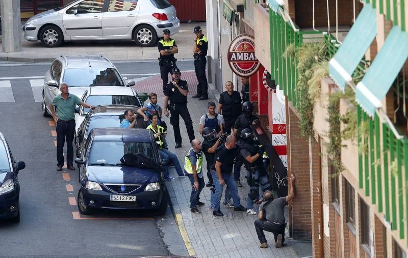 Un hombre se atrinchera durante 20 horas en un bar de Zaragoza y acaba sucidándose