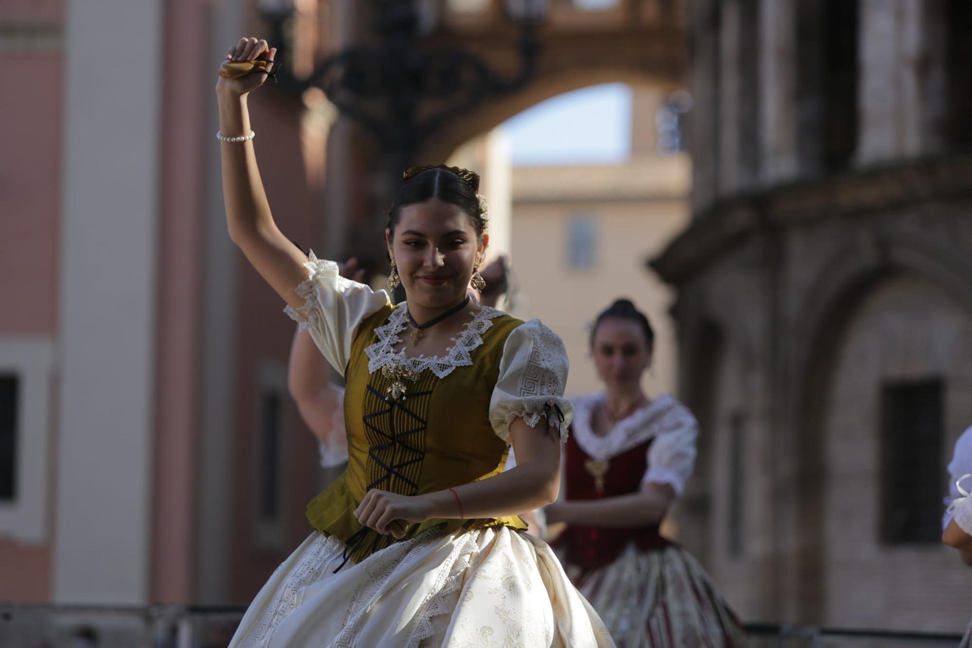 'Ball al carrer' en la Plaza de la Reina