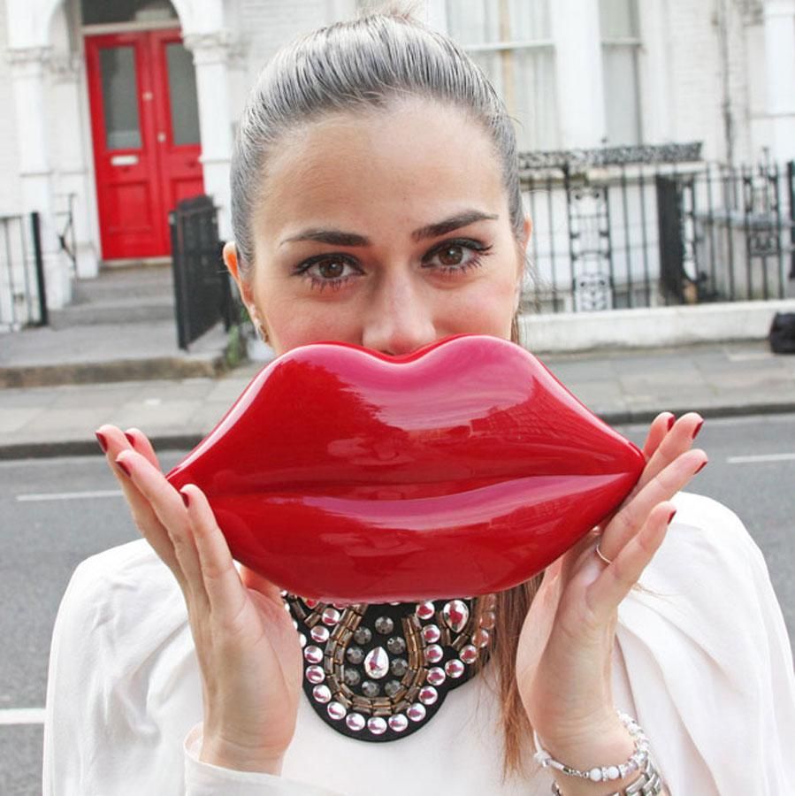 Clutch en forma de corazón de Lulu Guinness