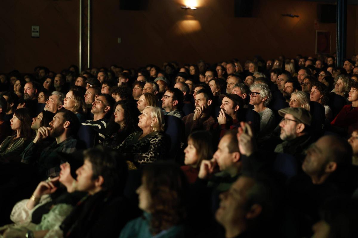 Así fue el concierto de Nacho Vegas en Mieres, el inicio de su gira "Vidas semipreciosas"