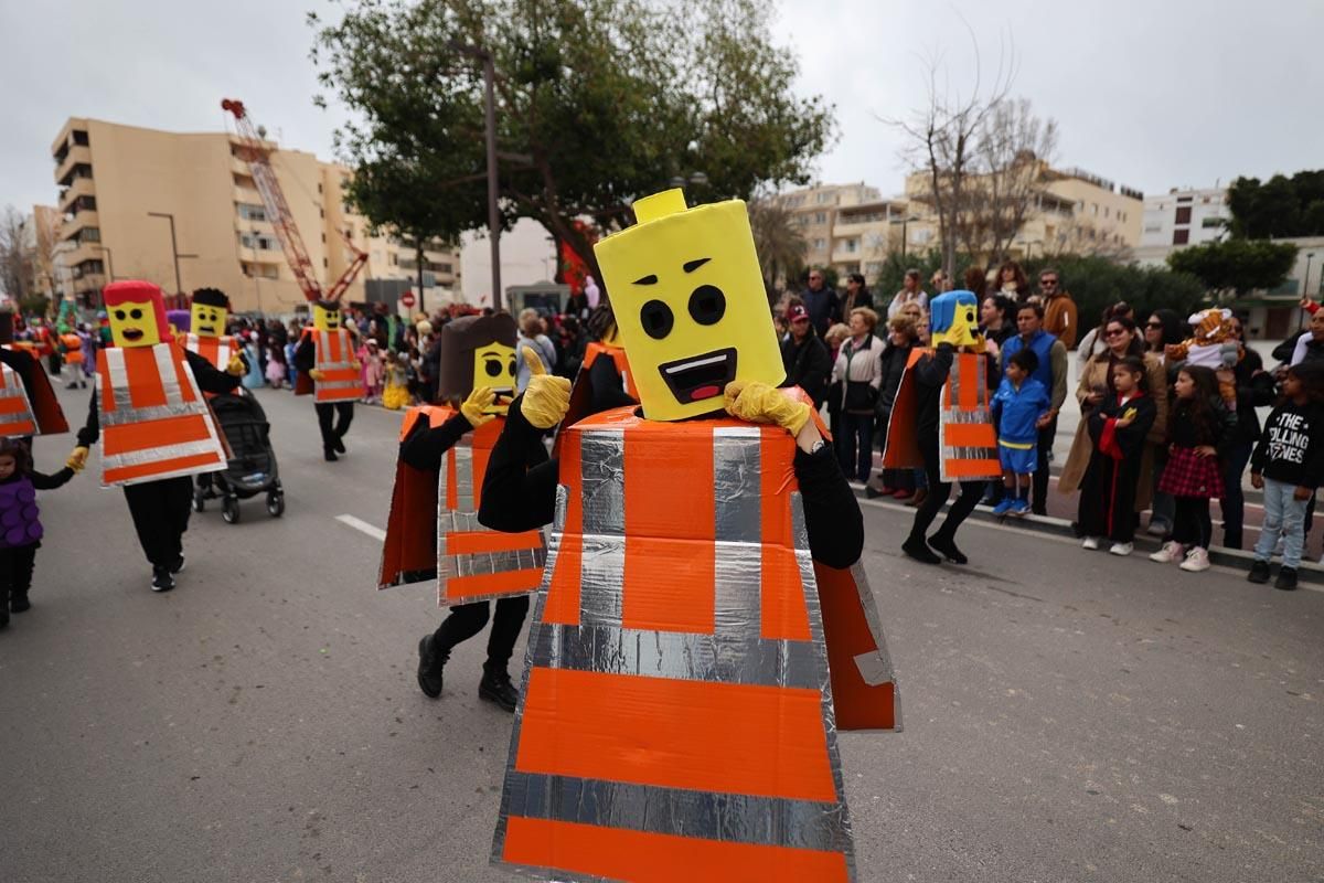 Búscate en las imágenes de la rúa de Carnaval de Ibiza