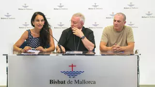 El Obispo de Mallorca urge a la Administración a priorizar la ayuda social frente al turismo masivo