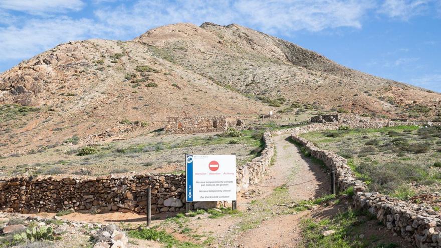 Imagen de la Montaña Sagrada de Tindaya, en el municipio majorero de La Oliva. | | LP/DLP