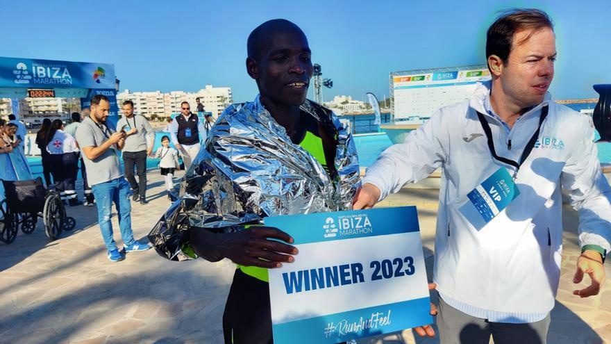 Vídeo de la llegada del ganador del Santa Eulària Ibiza Marathon
