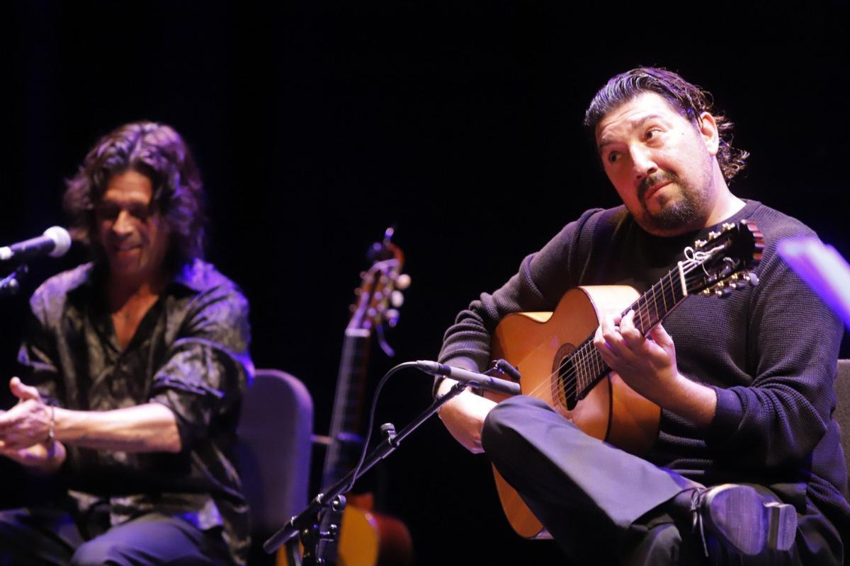 Antonio Rey, a la derecha, durante el concierto en el Teatro Góngora.