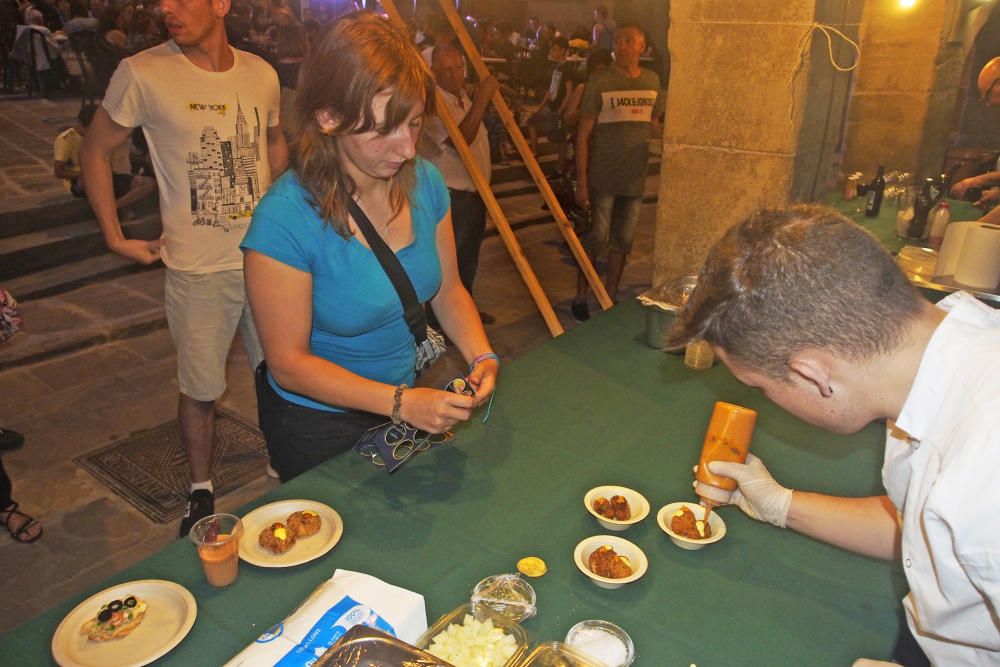 La gastromia de Calaf i l'Alta Segarra fa un tast participat a la plaça Gran