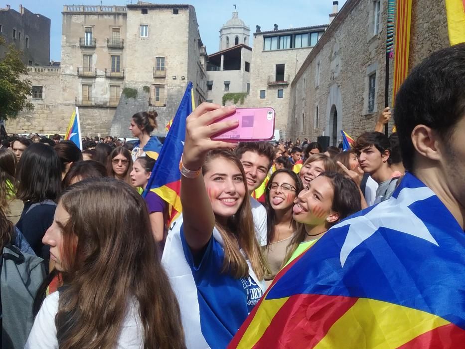 Estudiants, professors i personal de la UdG s'han manifestat a Girona