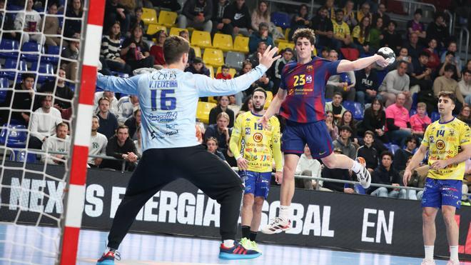 Petar Cikusa derriba su 'muro' con una cátedra ante el Villa de Aranda