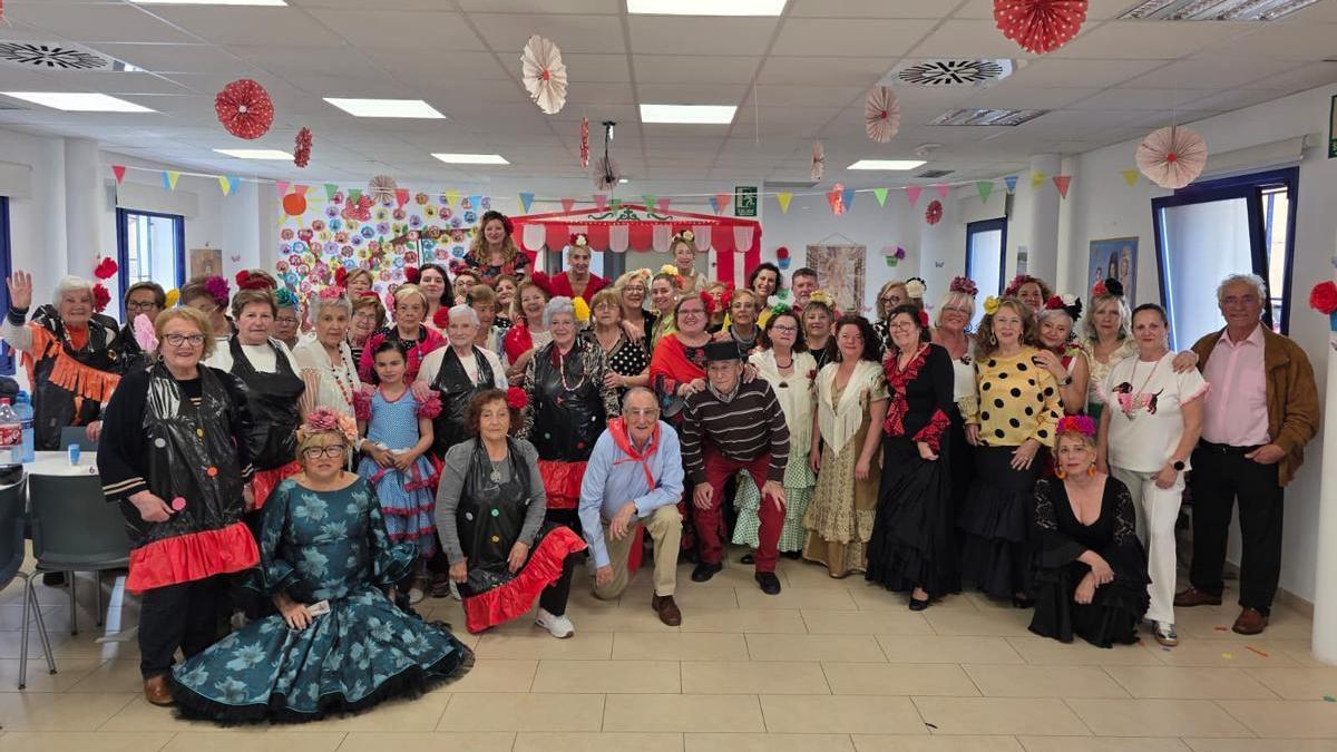VÍDEO: El barrio de Llaranes trae las sevillanas a Avilés con su propia Feria de Abril