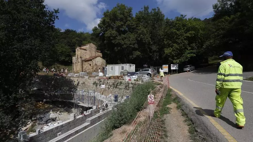 VÍDEO: Las visitas al prerrománico del Naranco se harán durante todo el verano entre obras