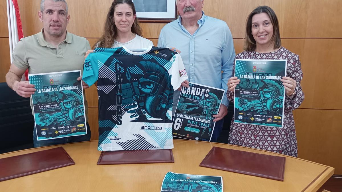 Por la izquierda, Raúl Barrero, Aldana Rancaño, Ángel Fernández y Sara Peribañes en la presentación de la carrera, este viernes en el Ayuntamiento de Carreño.