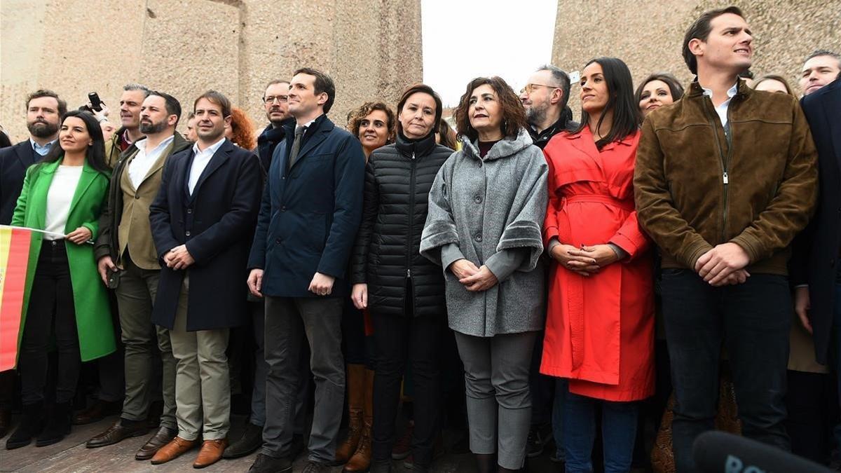 La llamada 'foto de Colón', con Santiago Abascal, Pablo Casado y Albert Rivera juntos, en la manifestación del pasado 10 de febrero en Madrid.