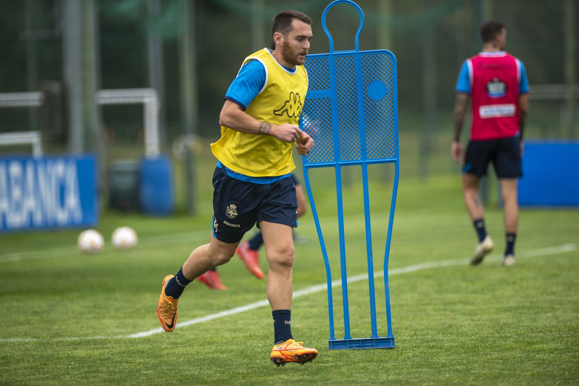 Primer entrenamiento del Dépor con Óscar Cano en Abegondo