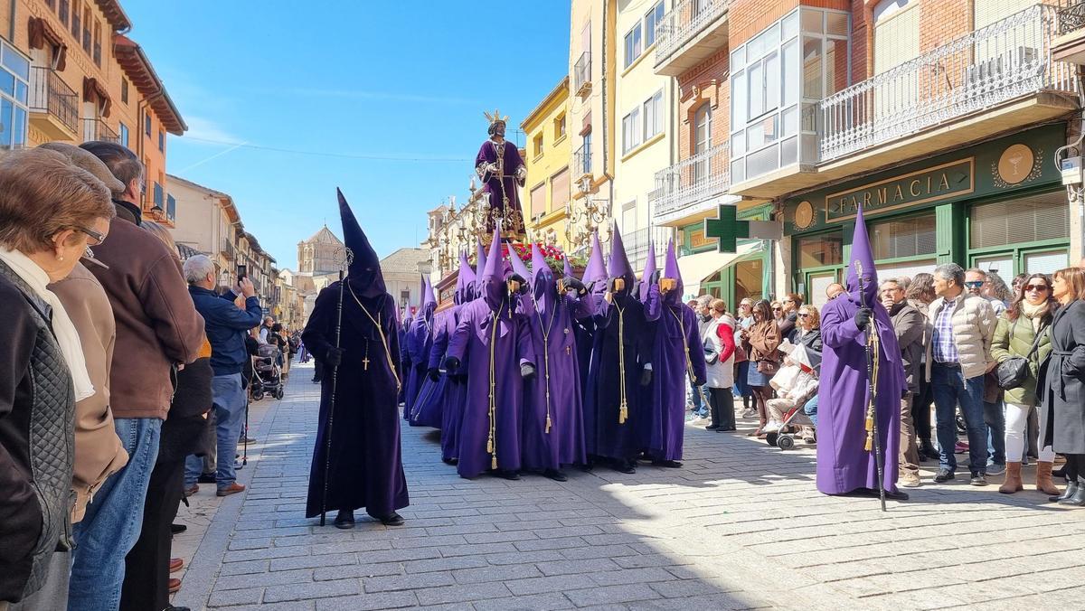GALERÍA | Toro se rinde ante la procesión de Jesús Nazareno y Ánimas de la Campanilla