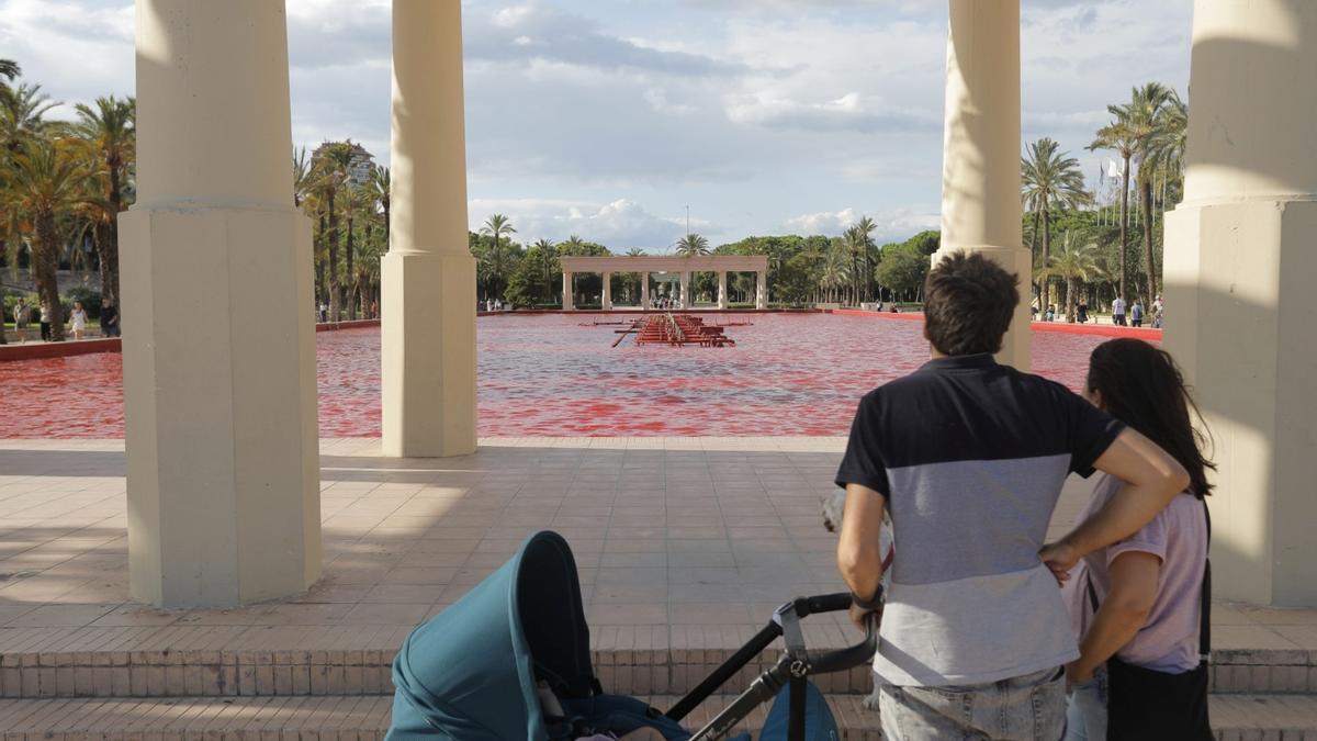 Estanque central del tramo de jardín que diseñó Ricardo Bofill ante el Palau de la Música