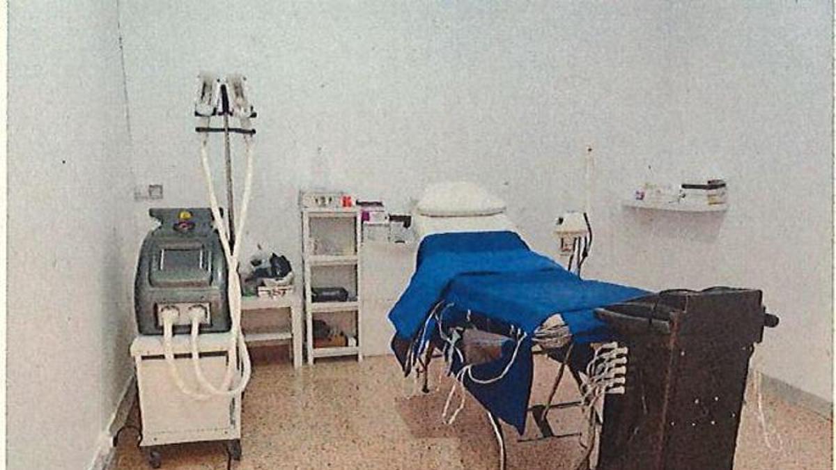 Imágenes de una de las salas donde se realizaba los tratamientos.