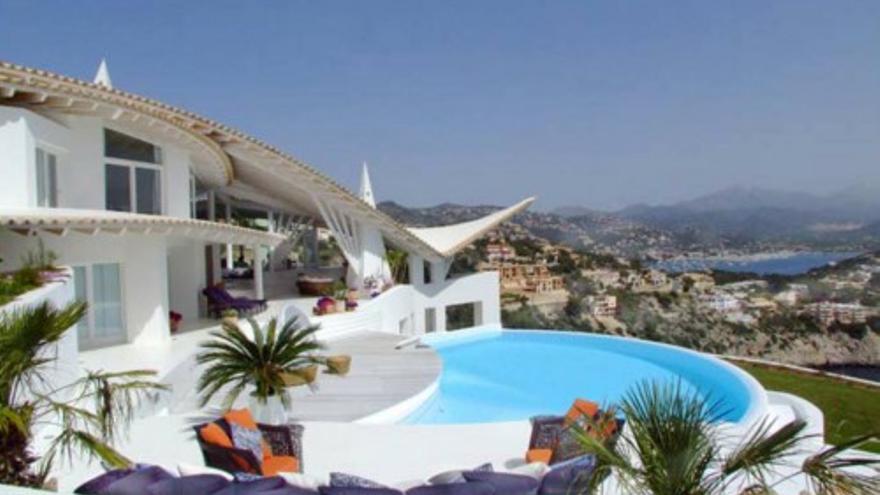 Una espectacular vivienda sobrevuela el cielo de Mallorca