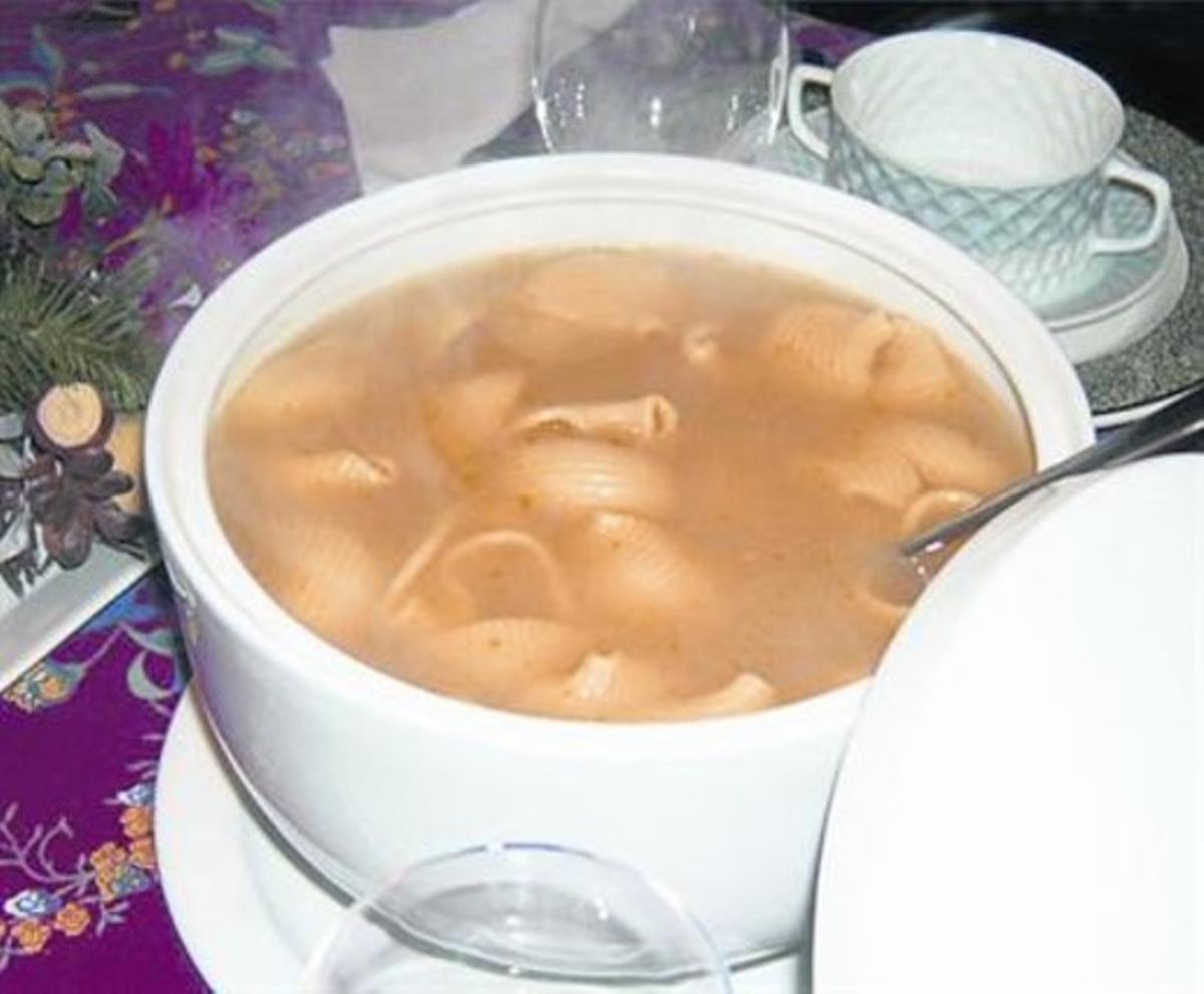 La sopa amb galets és un dels plats que sorgeixen de l’escudella.