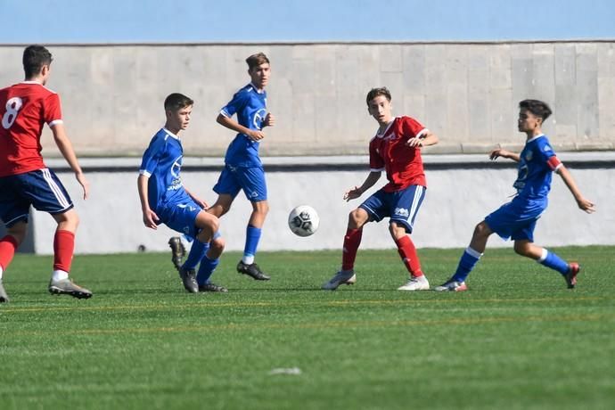 25-01-20  DEPORTES. CAMPOS DE FUTBOL DE LA ZONA DEPORTIVA DEL PARQUE SUR EN  MASPALOMAS. MASPALOMAS. SAN BARTOLOME DE TIRAJANA.  San Fernando de Maspalomas Santos- Veteranos del Pilar (Cadetes).  Fotos: Juan Castro.  | 25/01/2020 | Fotógrafo: Juan Carlos Castro