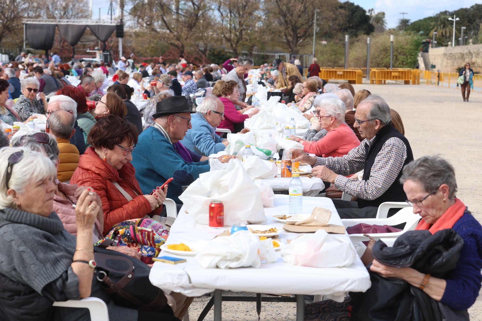 Paellas organizadas por la concejalía de atención a personas mayores del Ayuntamiento de València