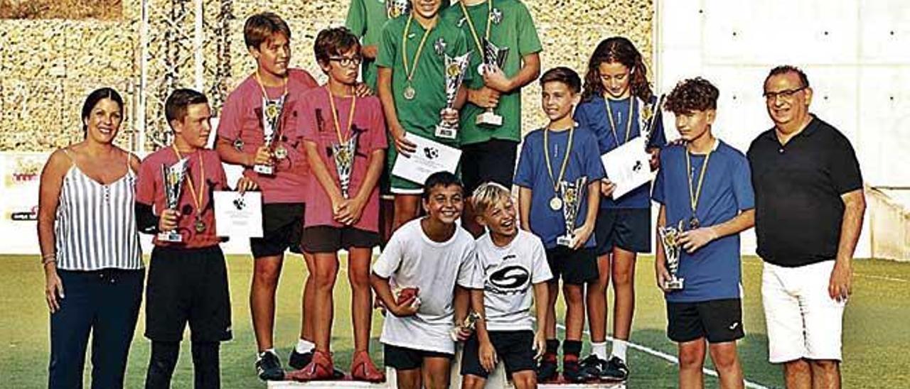 Ganadores del Torneo Batalla de Penaltis y Capo Cañoneri de Peguera.