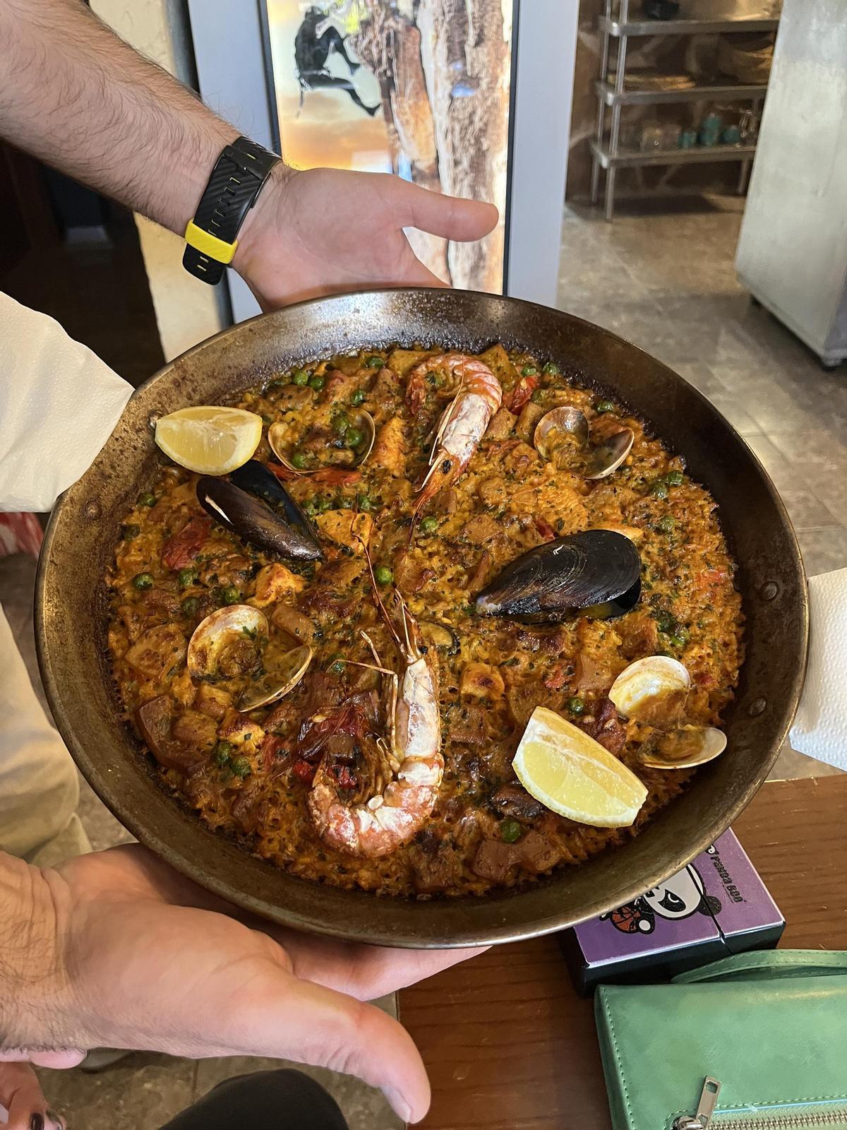 Fotografía de la paella de Fogons, Ànima i Tradició.