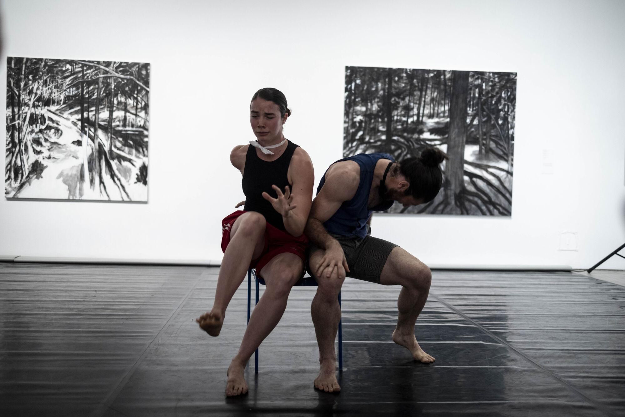 DANZA 'PAS A TROIS' CON HUGO Y VEGA GRIMALT POR EL 30 ANIVERSARIO DEL MUSEO PABLO SERRANO