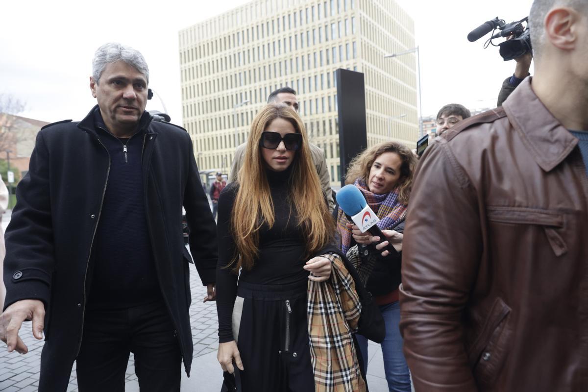 Shakira, a la entrada del juzgado.