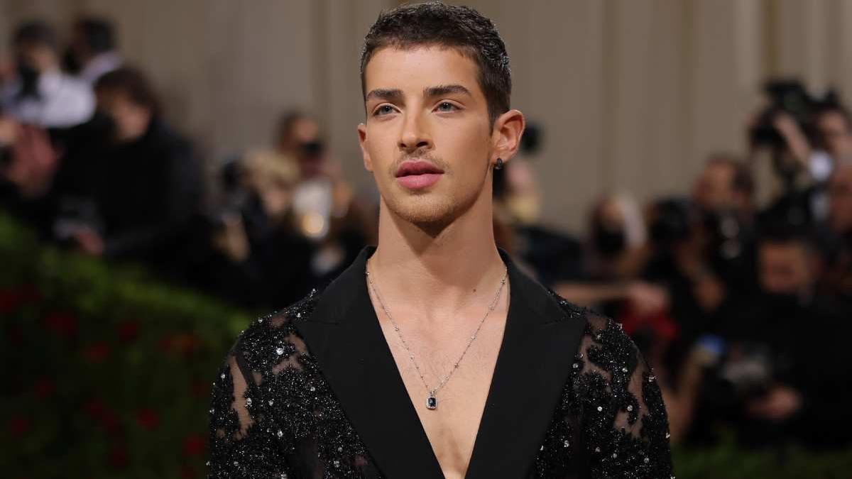 El actor español Manu Ríos en la Met Gala 2022