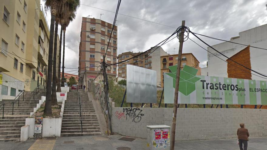 La parcela tiene fachada a la Alameda de Capuchinos y a la plaza Celedonio Romero.