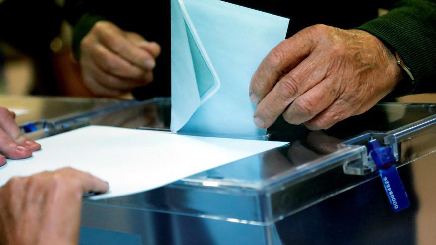 Doble cita electoral para 8.000 gallegos