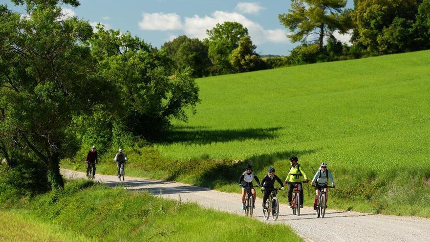 Prop d’un centenar de persones participen en la primera edició del BiciTast a Argençola