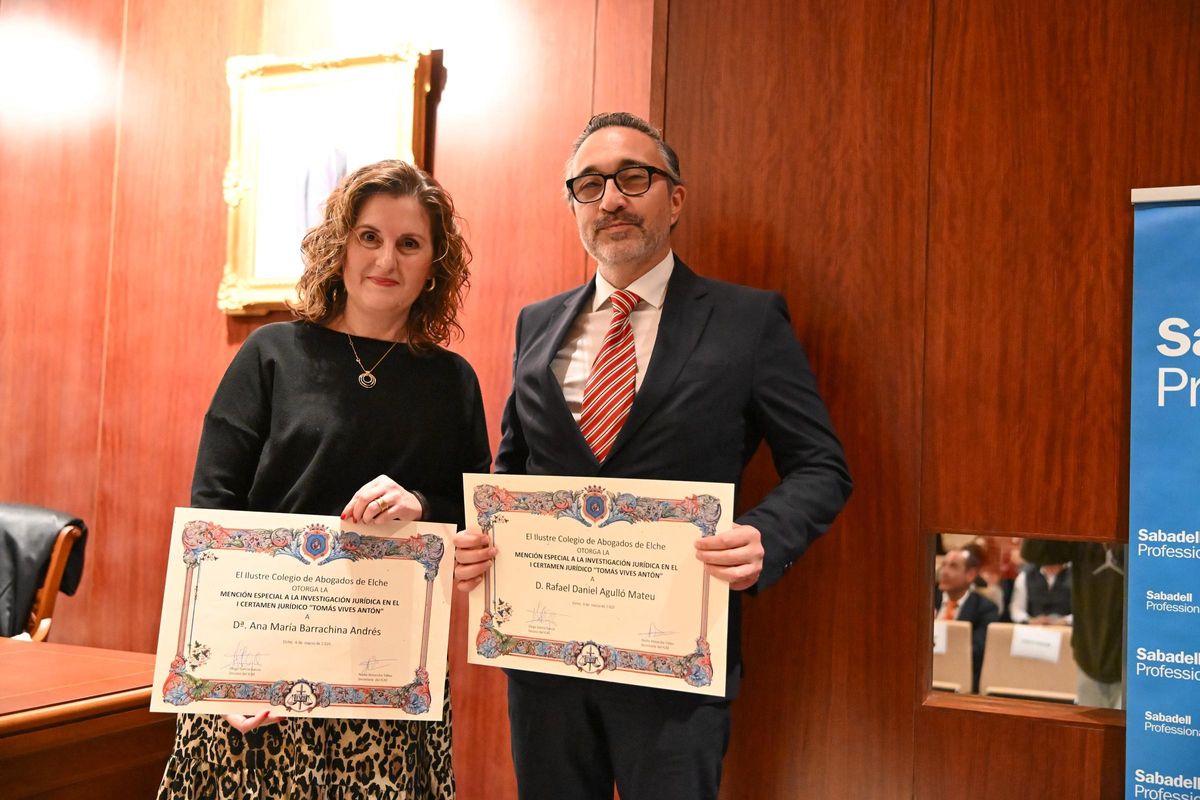 Rafael Agulló Mateu y Ana María Barrachina, quienes recibieron una mención especial