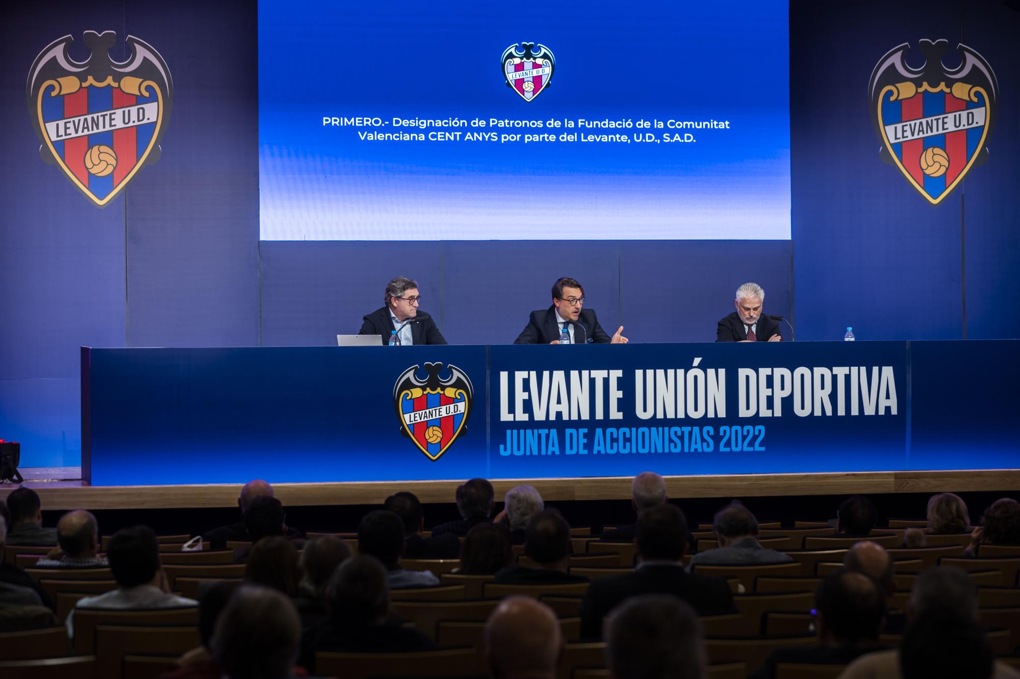 La Junta General de Accionistas del Levante UD, en imágenes