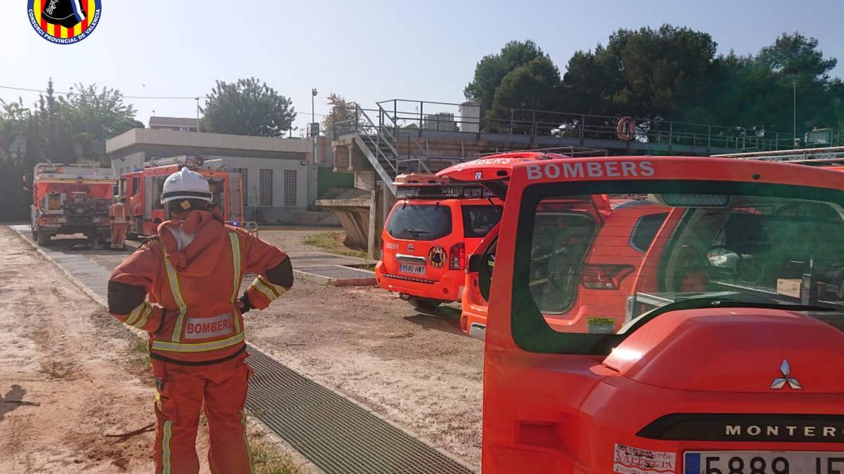 Los Bomberos ya han dado por controlado el incidente en la potabilizadora.