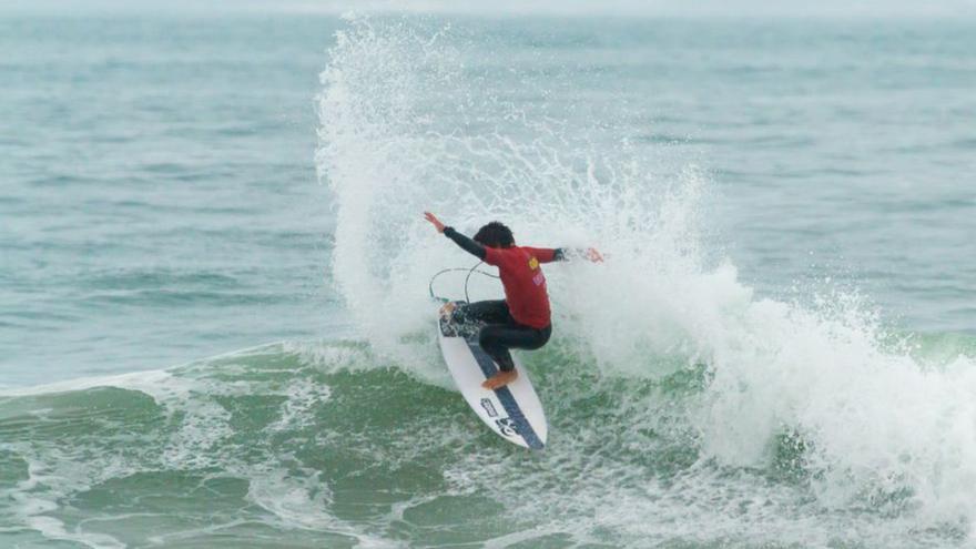 La playa de Patos acogerá la primera prueba de la Liga Nacional de Surfing Kids