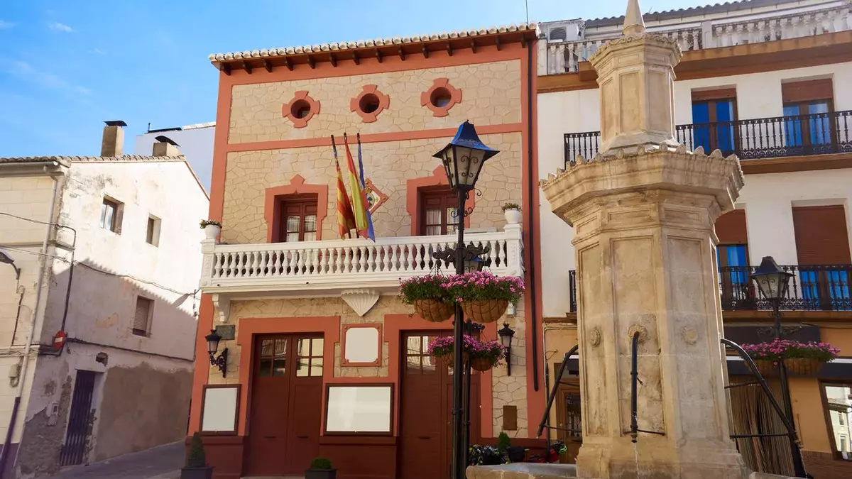 De los castillos manchegos a las calas mediterráneas: un viaje mágico por el sudeste español